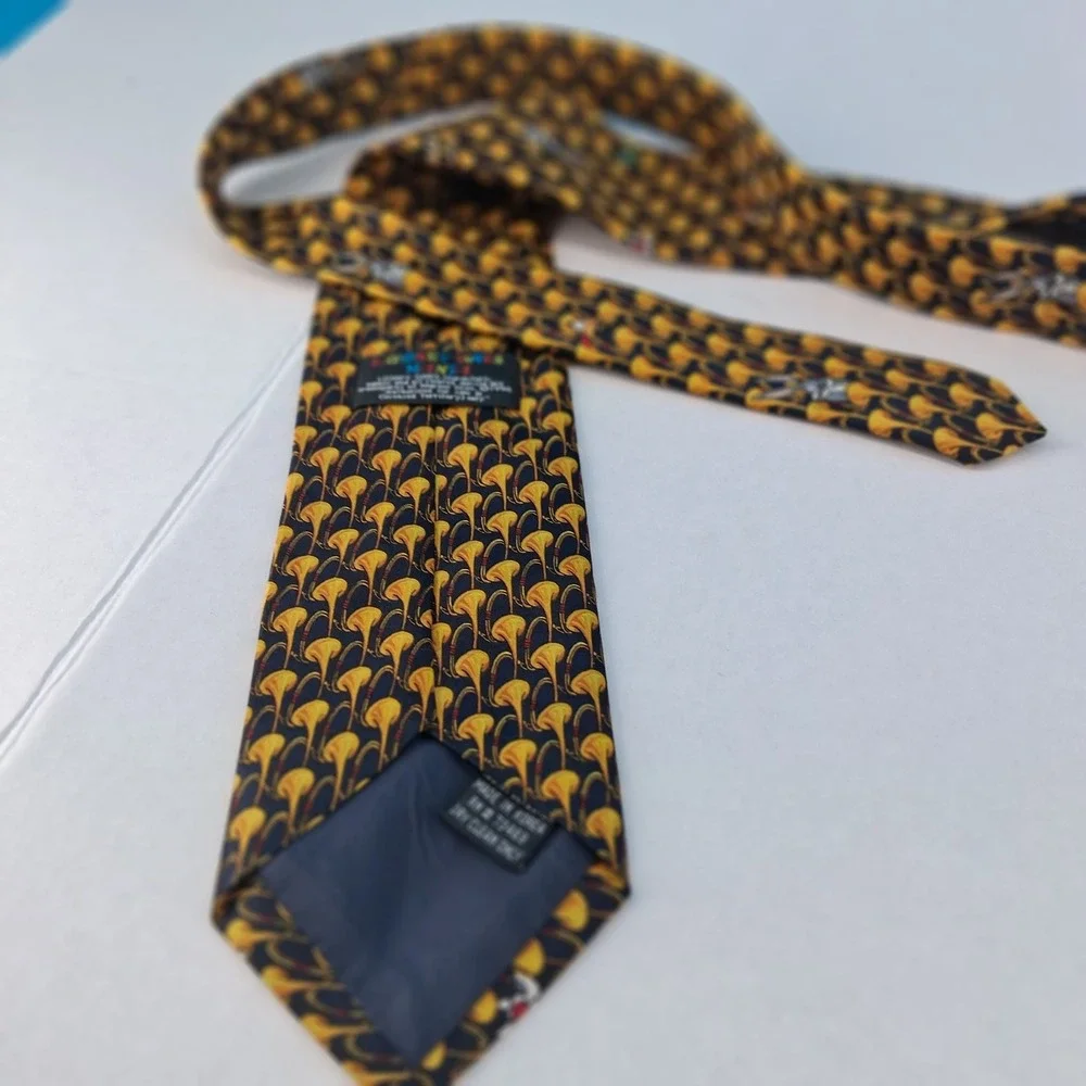 Lands End Necktie Mens OS Navy Blue Silk Geometric Medallion Handsewn USA 58439